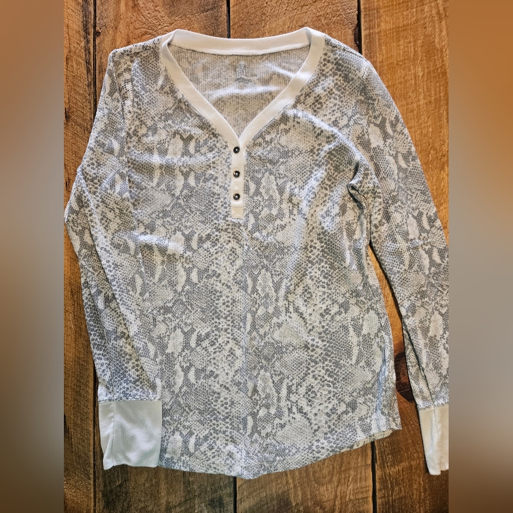 [4 piece bundle] Time & Tru waffle henley